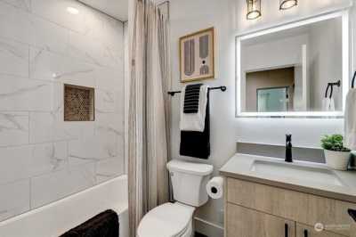 Home For Sale in Burien, Washington