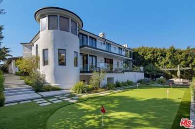 Home For Sale in Malibu, California