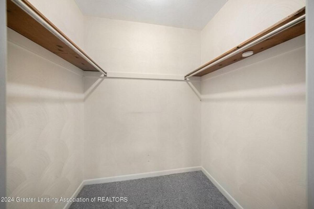 Picture of Home For Sale in Lansing, Michigan, United States