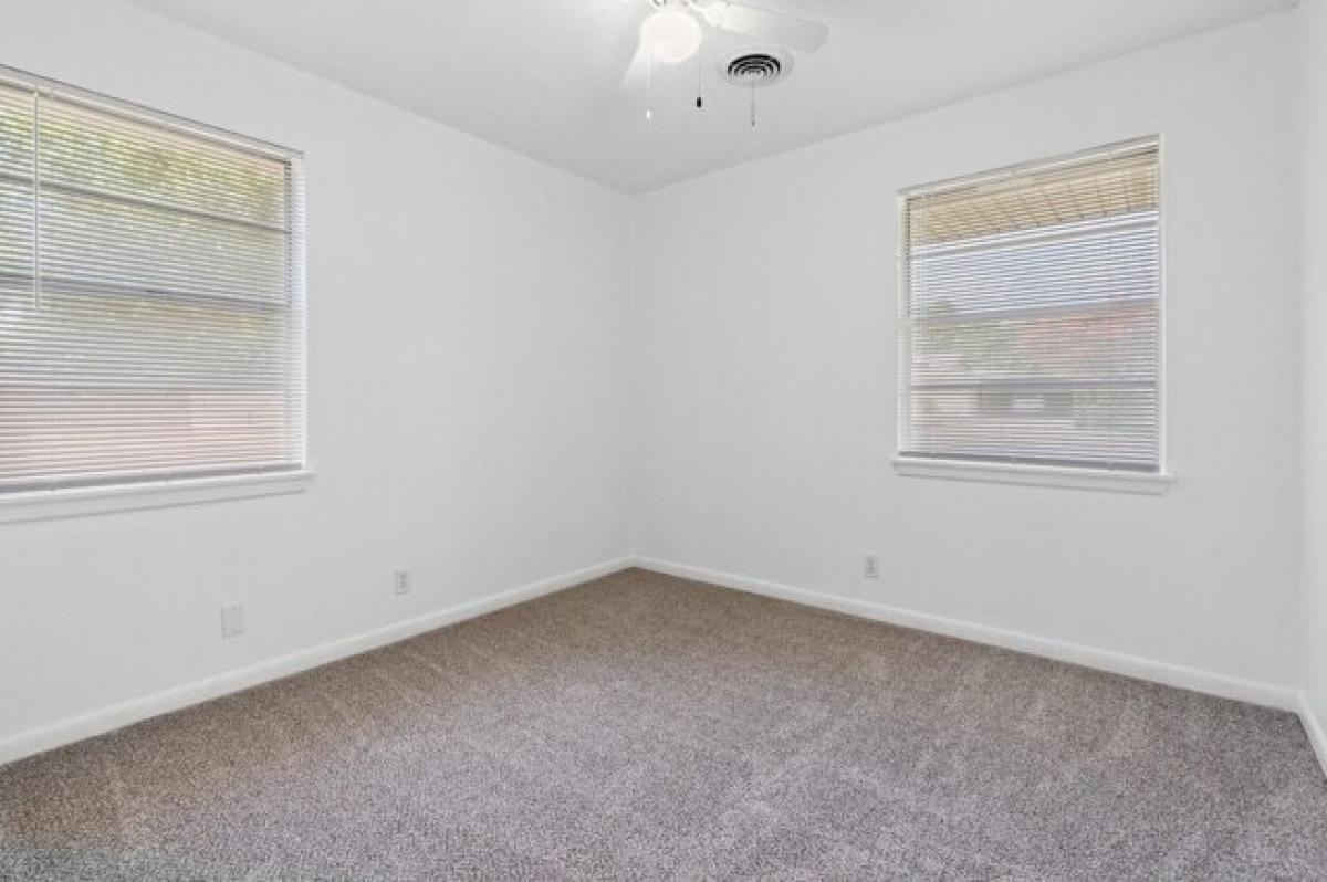 Picture of Home For Sale in Cleburne, Texas, United States