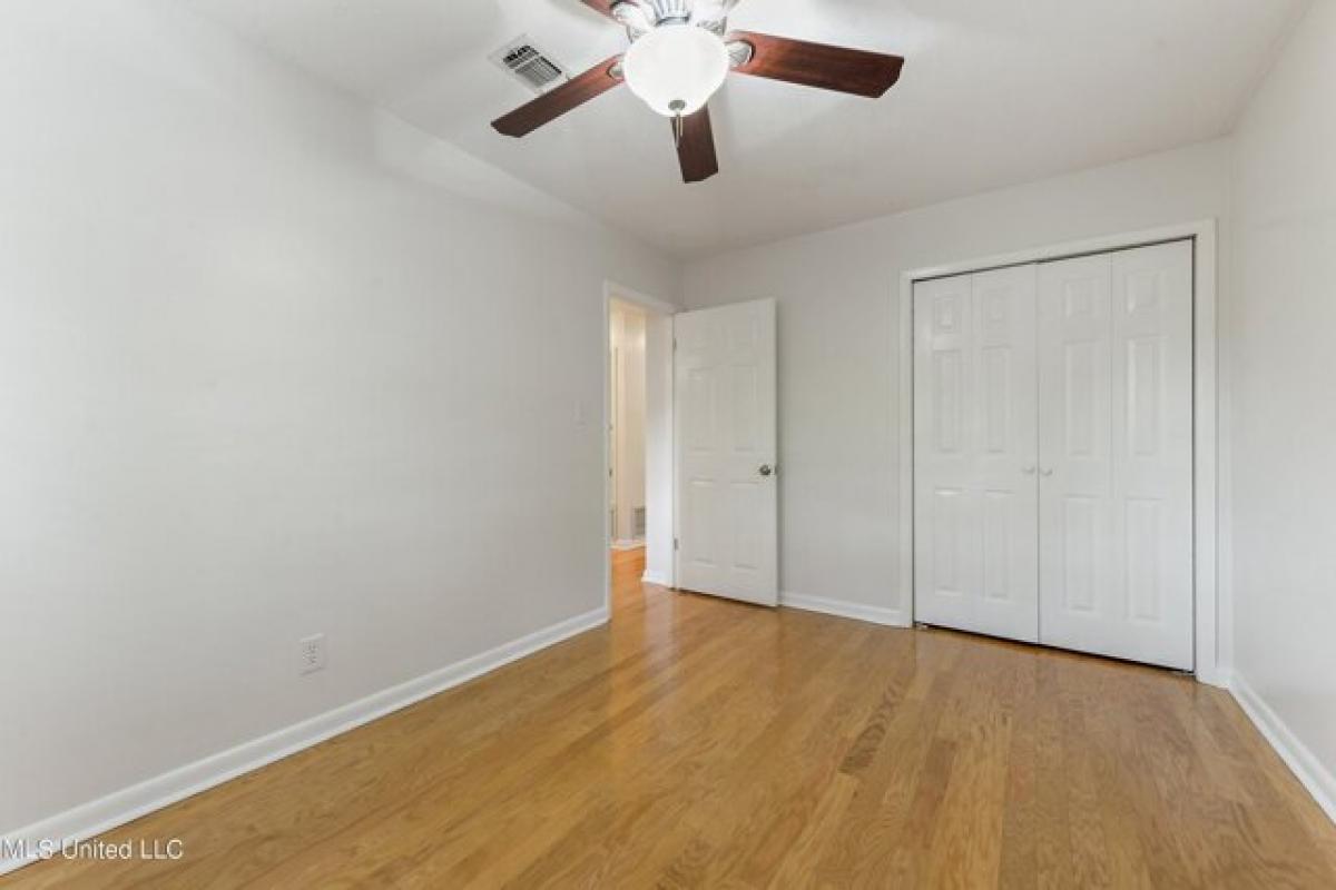 Picture of Home For Sale in Ocean Springs, Mississippi, United States