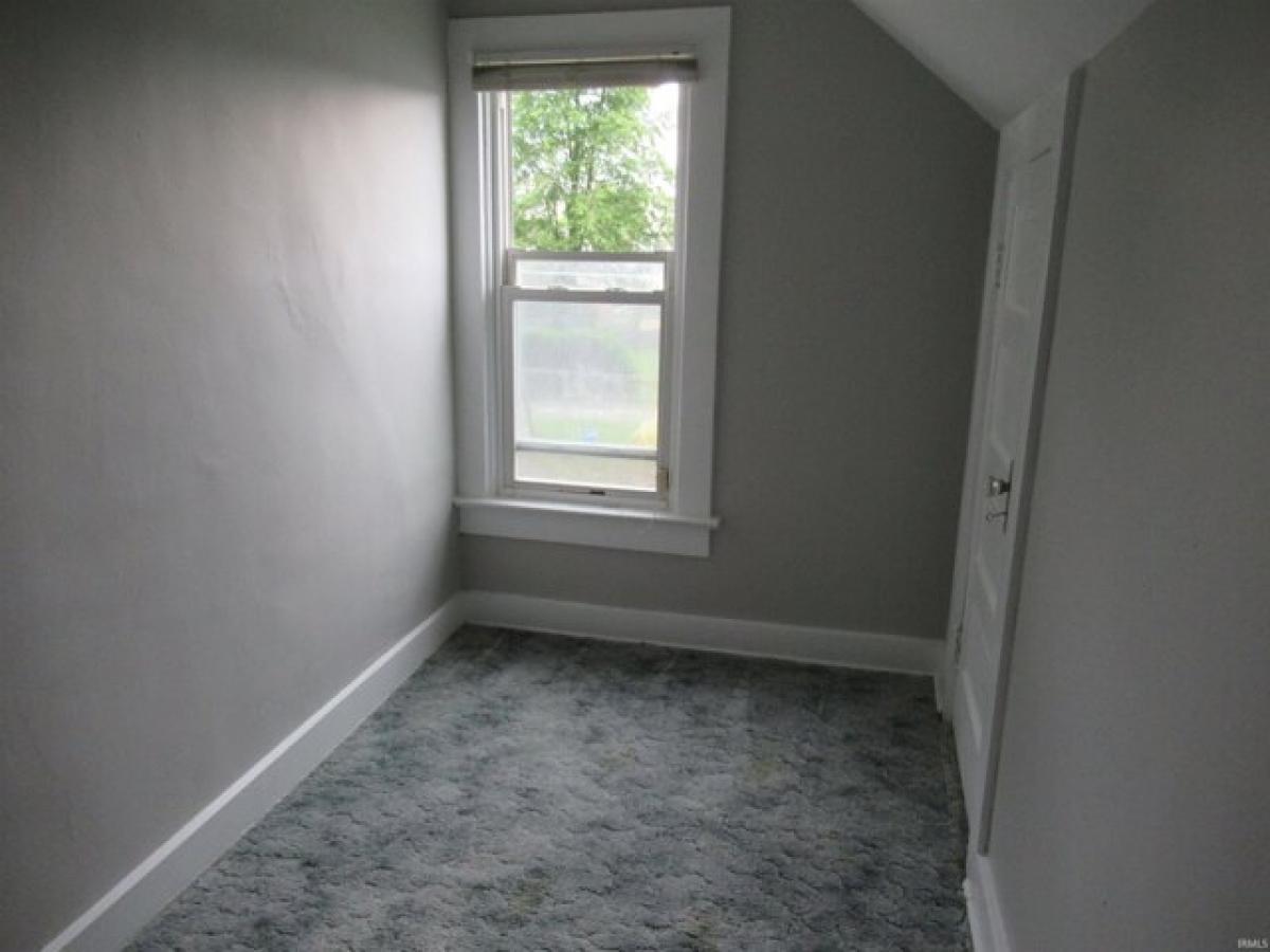 Picture of Home For Sale in Fort Wayne, Indiana, United States