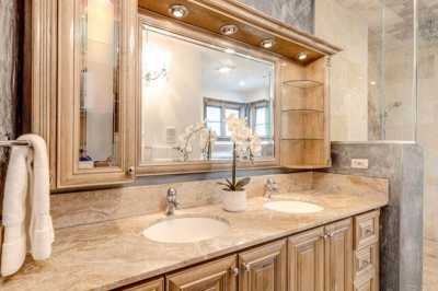 Home For Rent in Glenview, Illinois