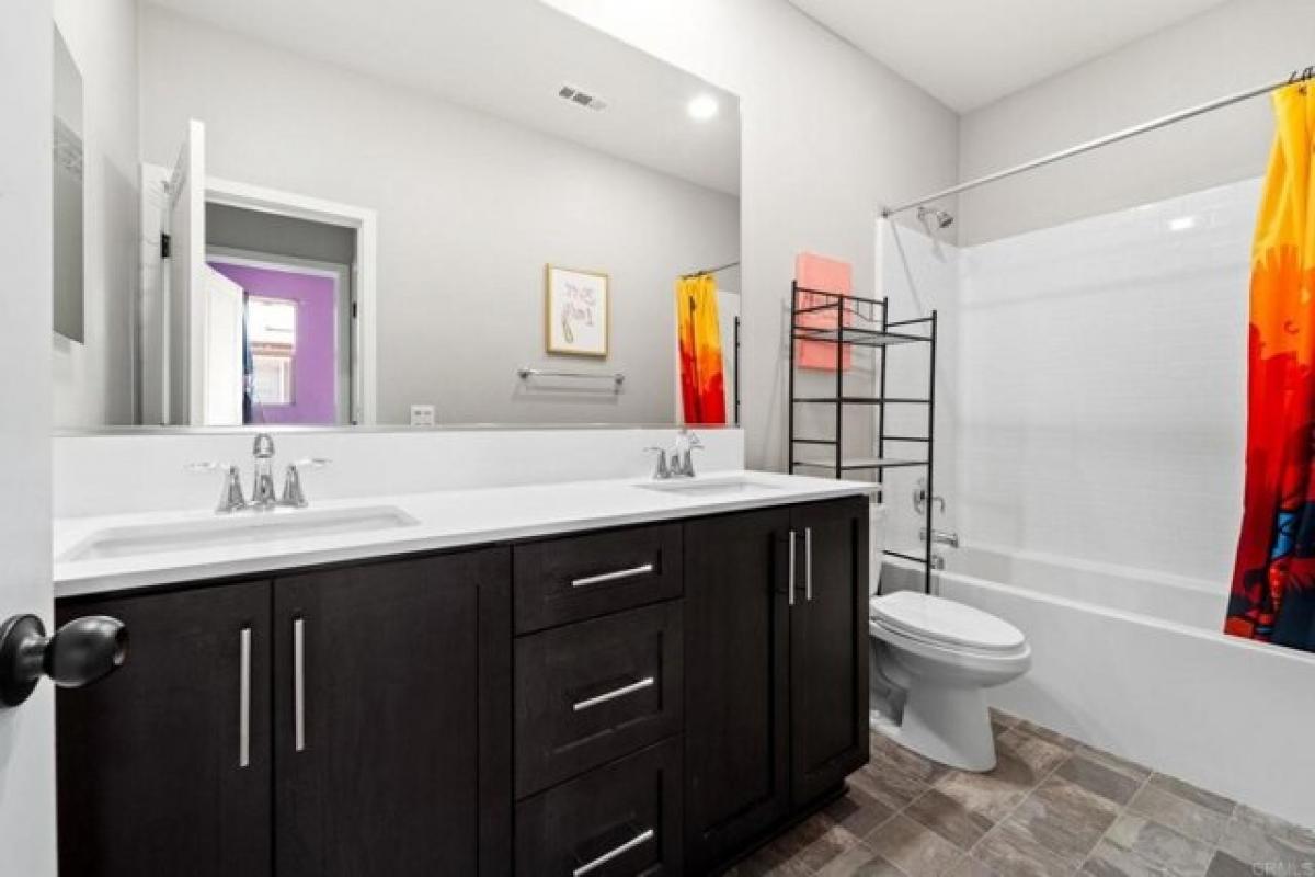 Picture of Home For Sale in Chula Vista, California, United States