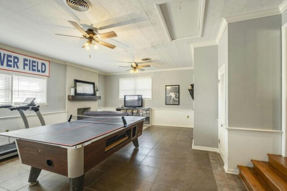 Picture of Home For Sale in Lawrenceburg, Tennessee, United States