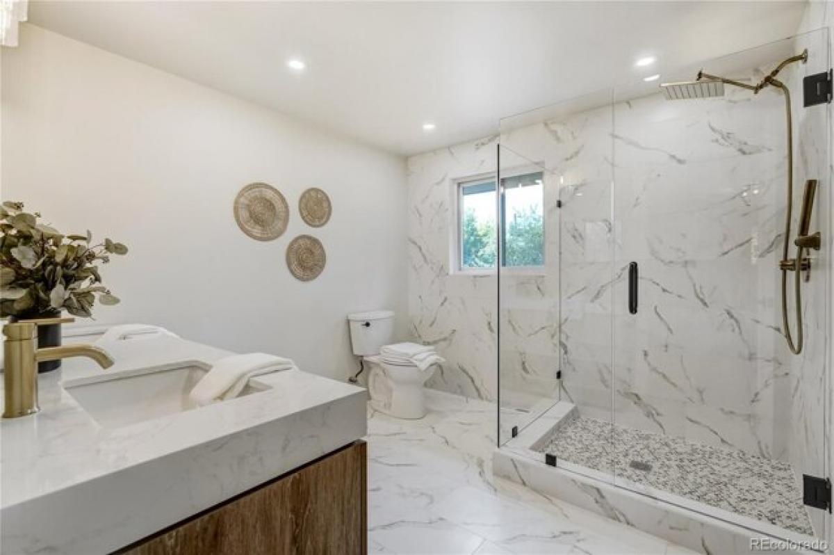 Picture of Home For Sale in Littleton, Colorado, United States