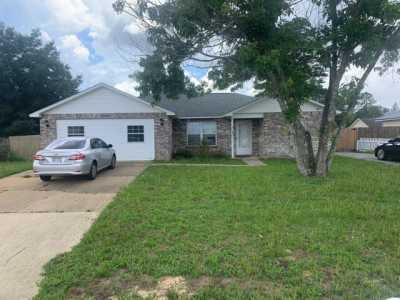 Home For Sale in Crestview, Florida