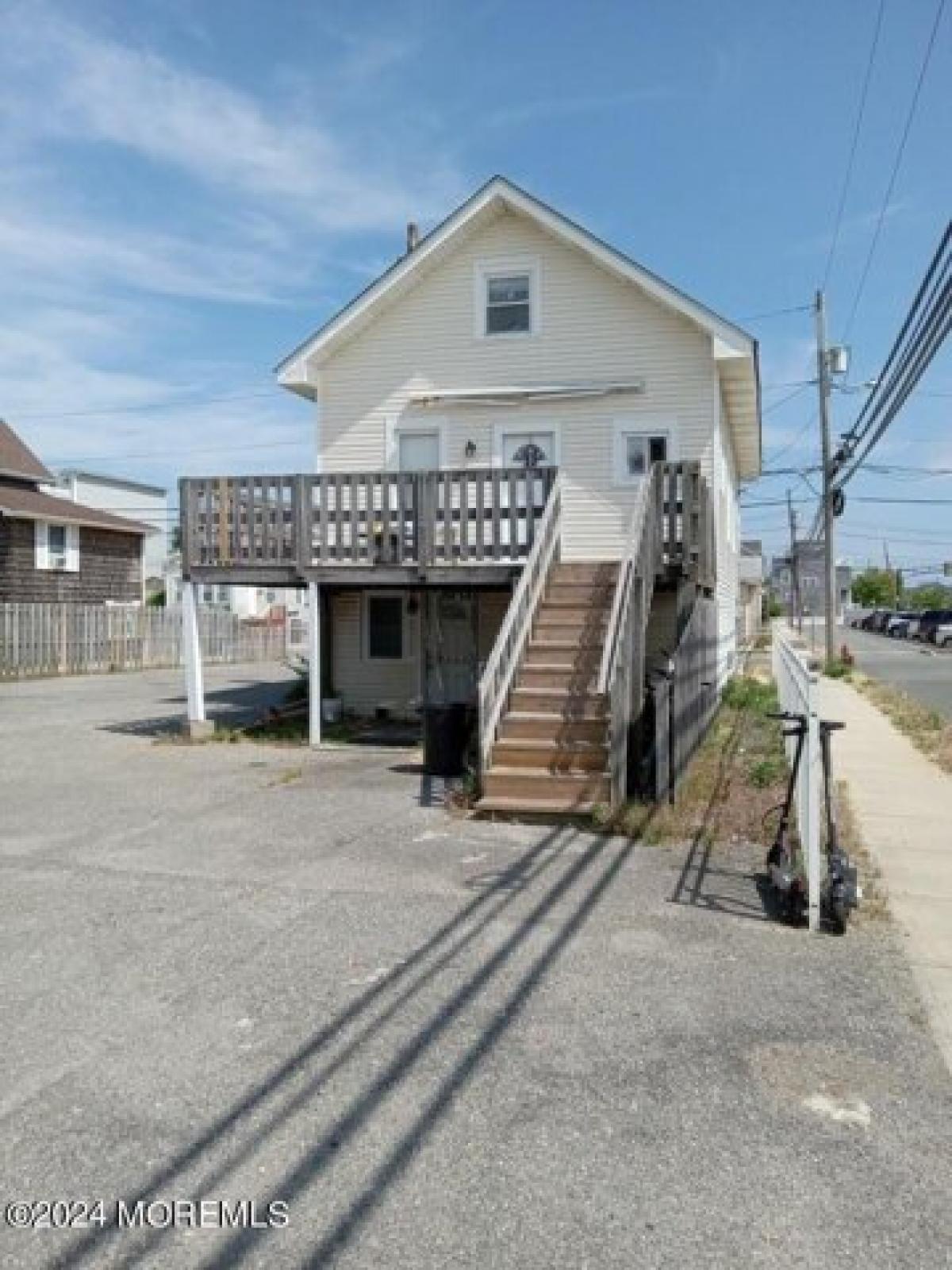 Picture of Home For Sale in Seaside Heights, New Jersey, United States