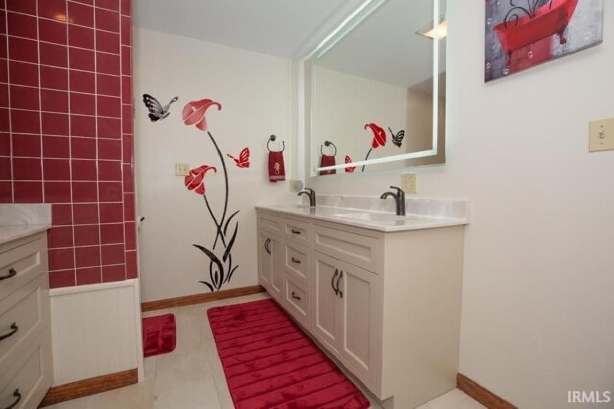 Picture of Home For Sale in Evansville, Indiana, United States