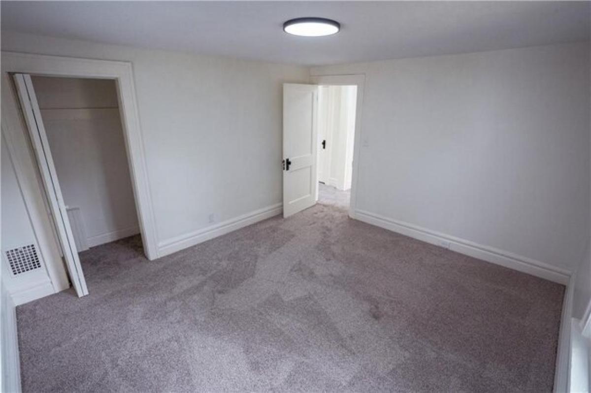 Picture of Home For Sale in New Castle, Pennsylvania, United States