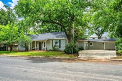 Home For Sale in Fredericksburg, Texas