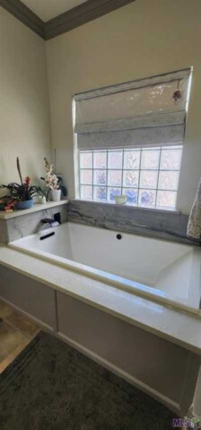 Home For Sale in Denham Springs, Louisiana