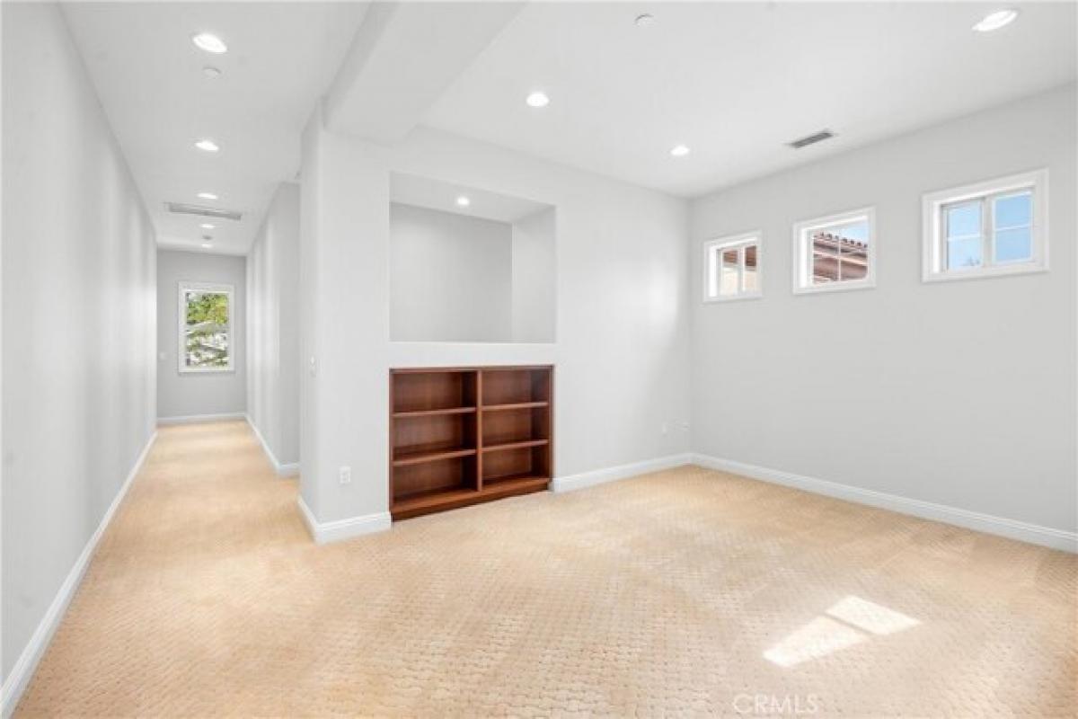 Picture of Home For Rent in Encino, California, United States