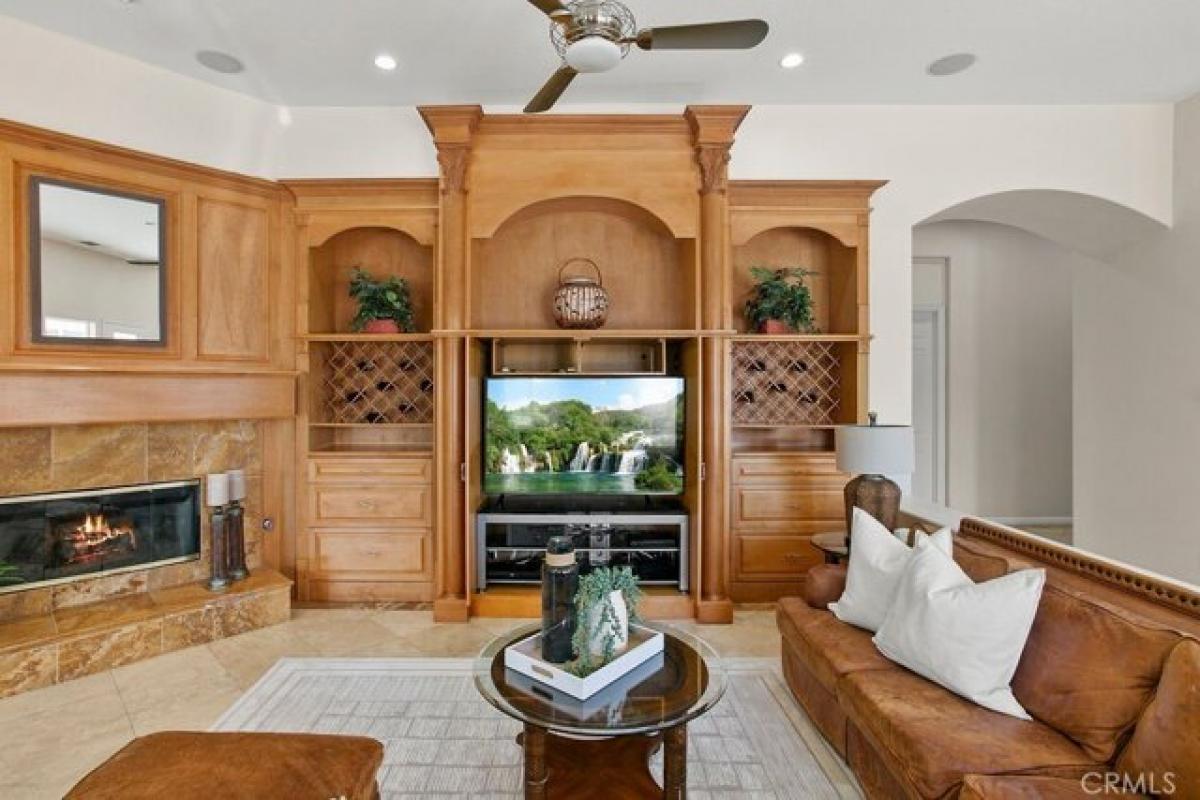 Picture of Home For Sale in Corona, California, United States