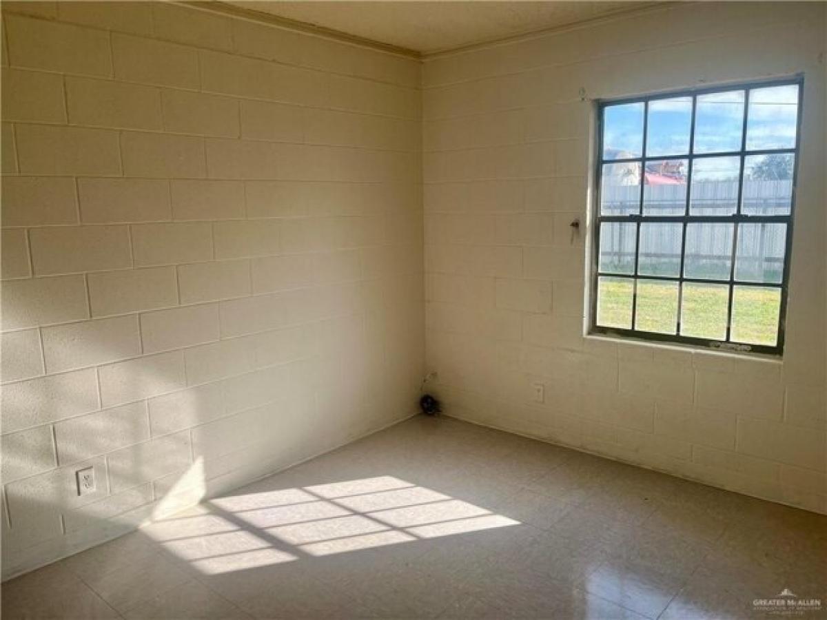 Picture of Home For Sale in Mission, Texas, United States