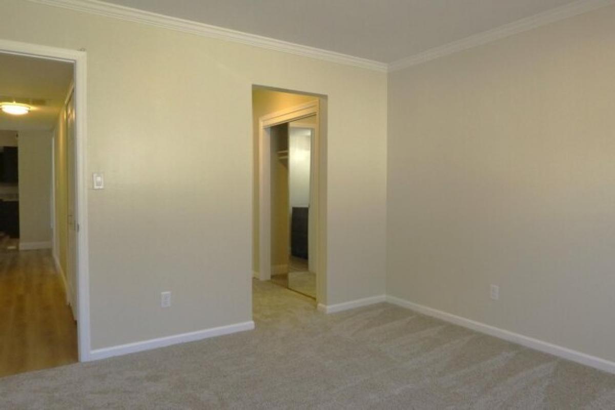 Picture of Home For Sale in Medford, Oregon, United States