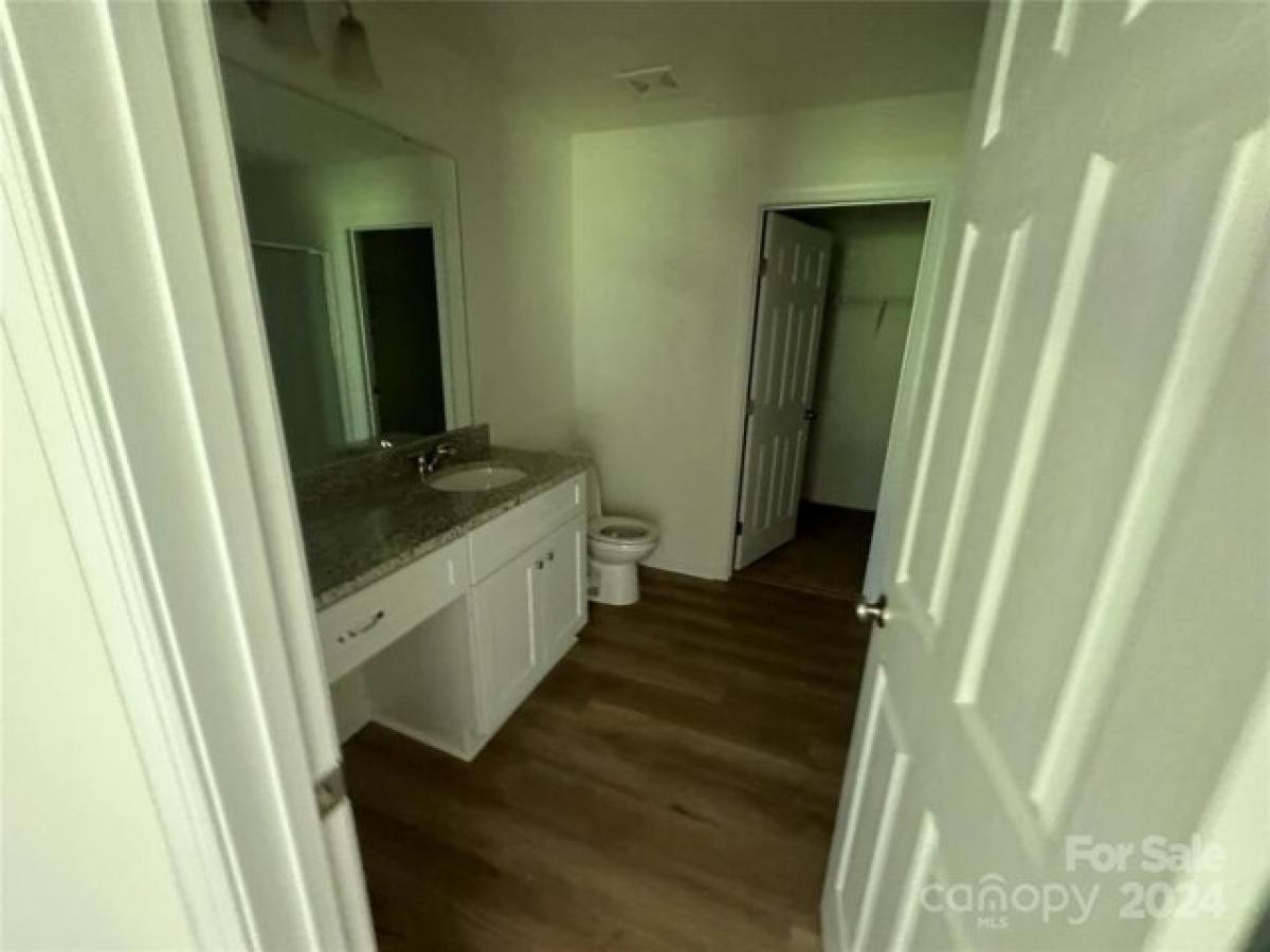 Picture of Home For Sale in Lancaster, South Carolina, United States