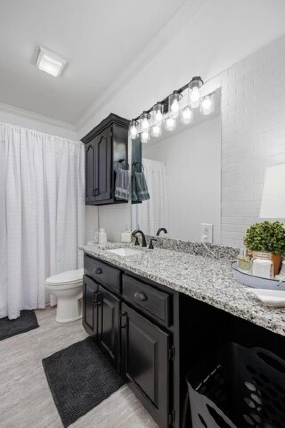 Picture of Home For Sale in Russellville, Alabama, United States