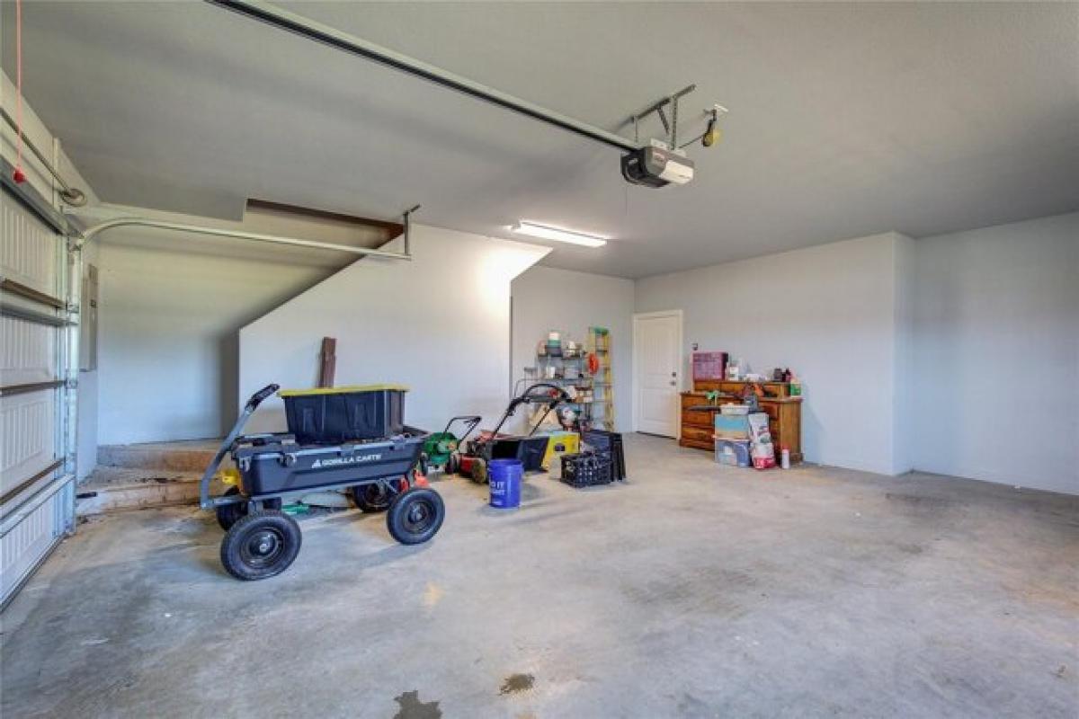 Picture of Home For Sale in Athens, Texas, United States