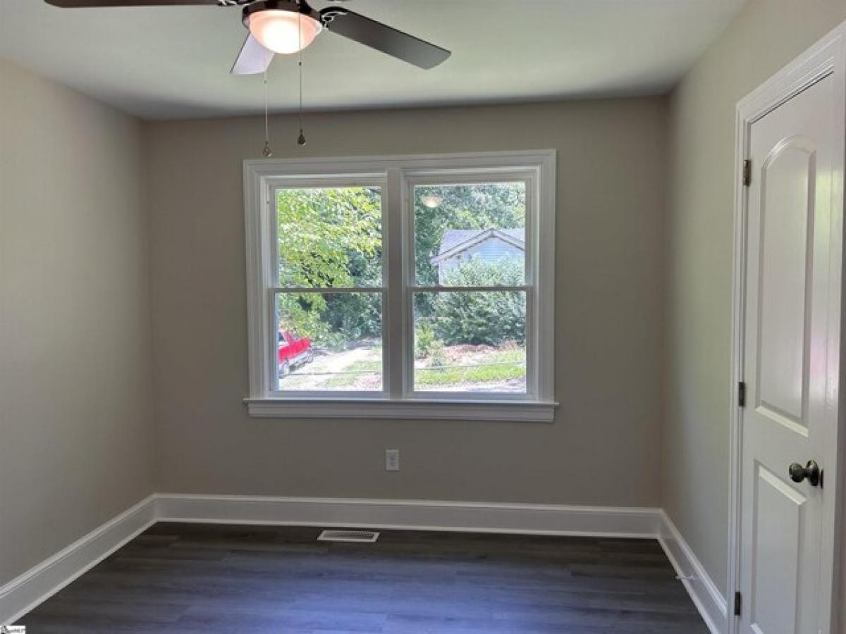 Picture of Home For Sale in Spartanburg, South Carolina, United States