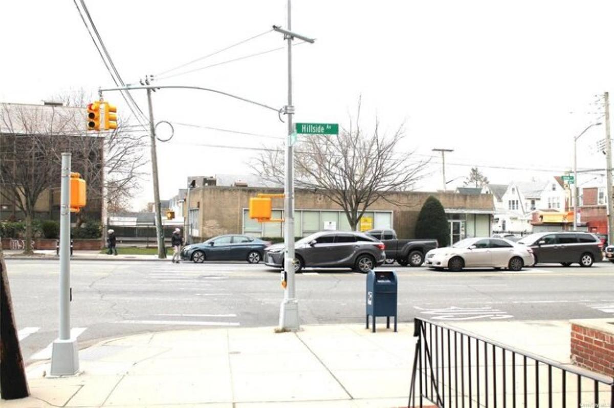 Picture of Home For Sale in Jamaica, New York, United States