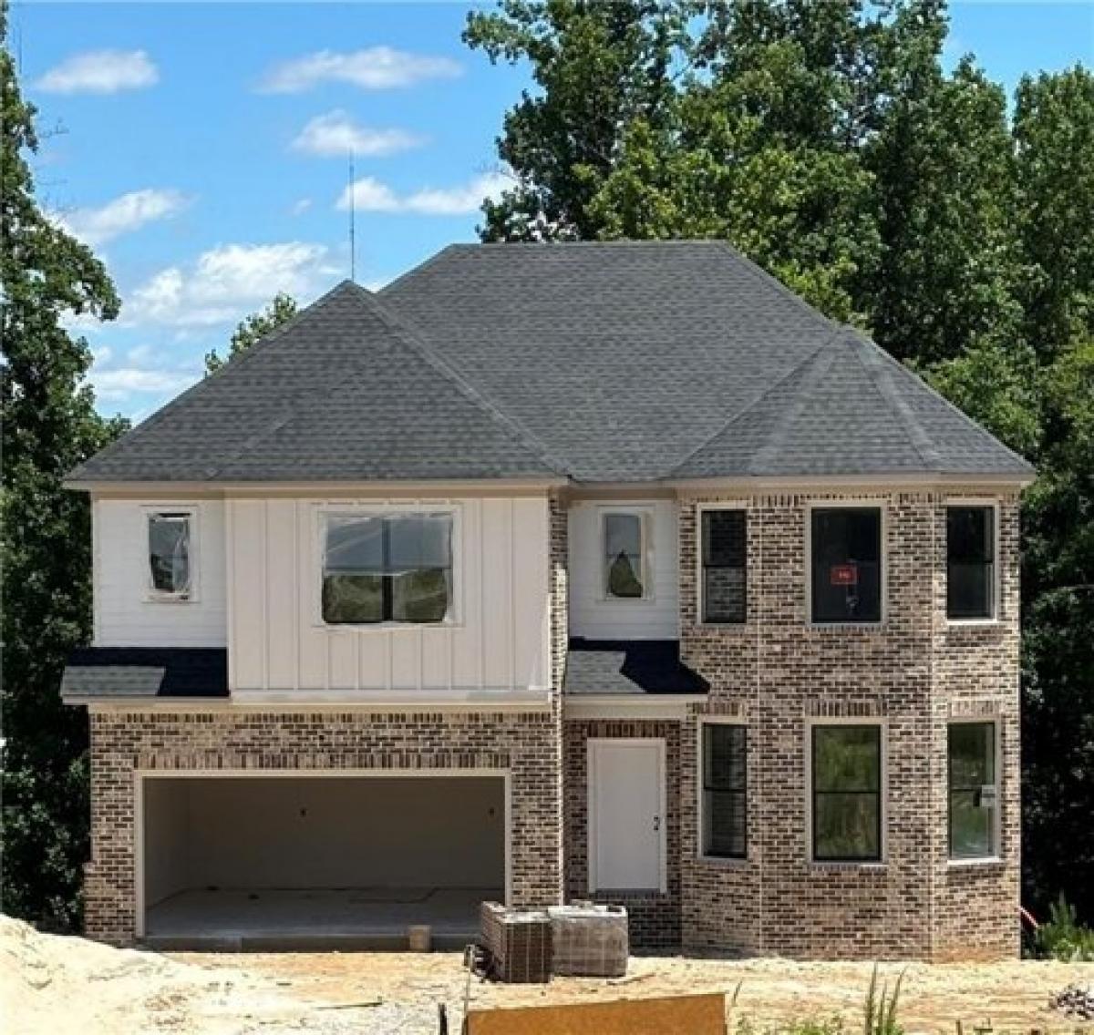 Picture of Home For Sale in Buford, Georgia, United States