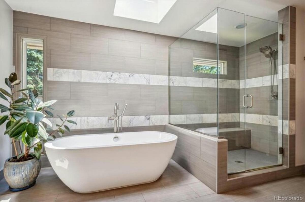 Picture of Home For Sale in Englewood, Colorado, United States