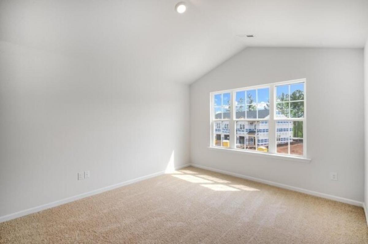 Picture of Home For Sale in Sanford, North Carolina, United States