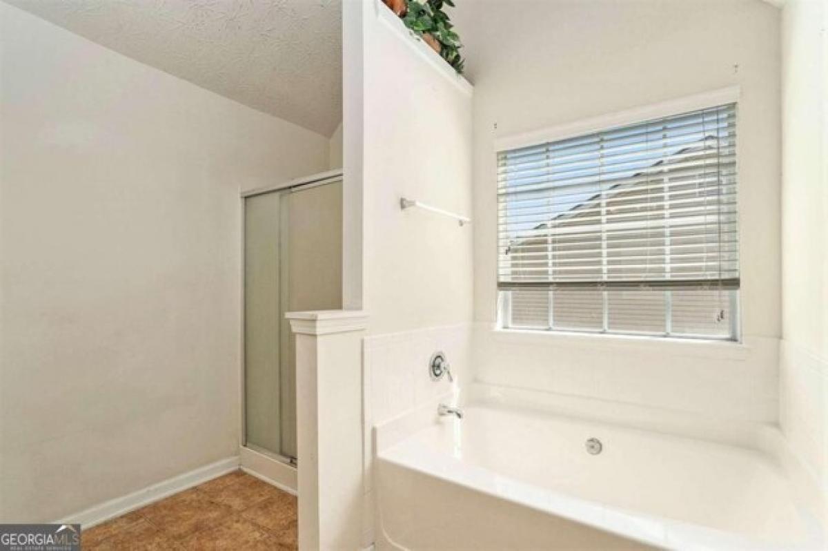 Picture of Home For Sale in Fairburn, Georgia, United States