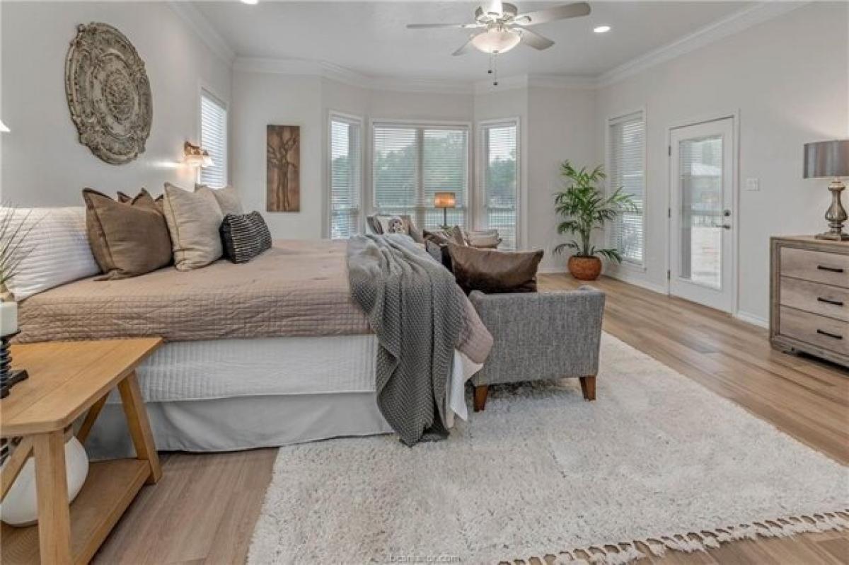 Picture of Home For Sale in College Station, Texas, United States