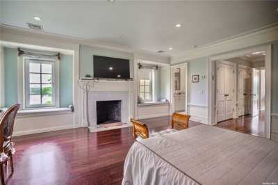 Home For Sale in Great Neck, New York