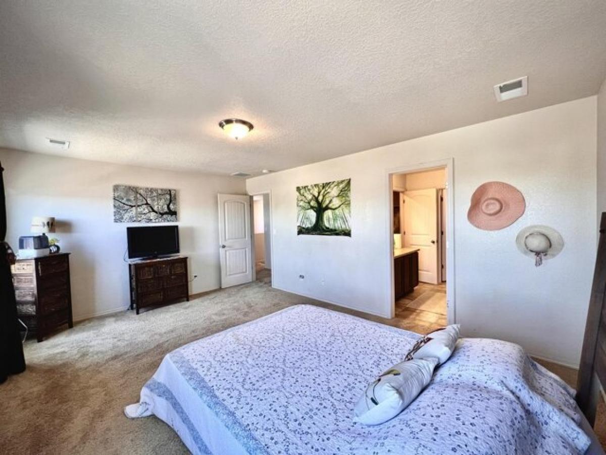 Picture of Home For Sale in Los Lunas, New Mexico, United States