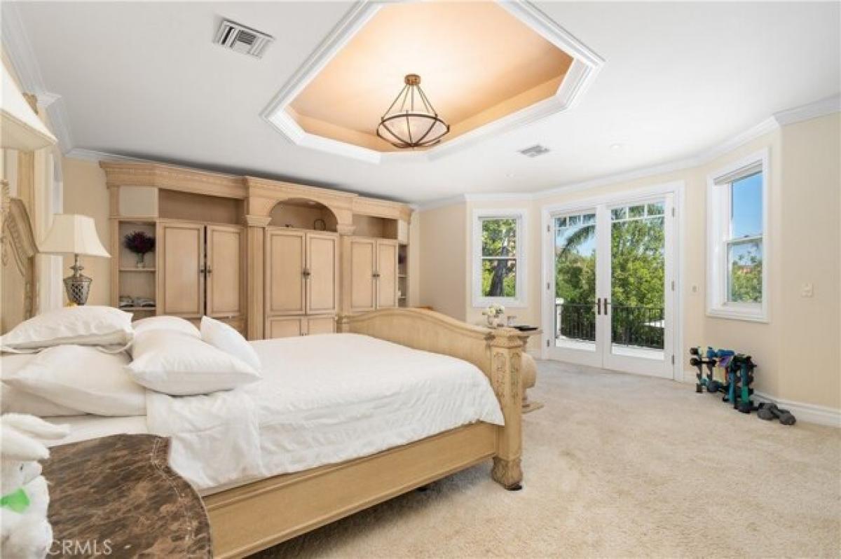 Picture of Home For Sale in Calabasas, California, United States