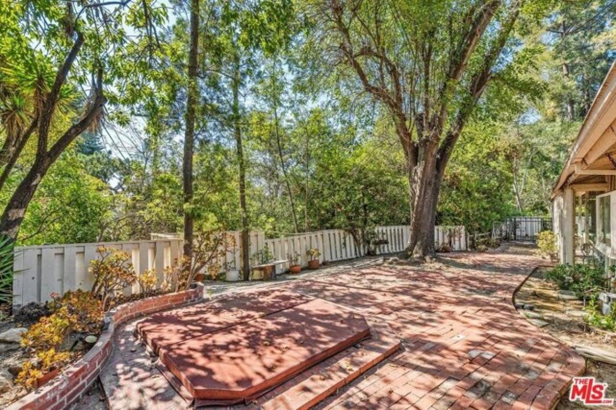 Picture of Residential Land For Sale in Los Angeles, California, United States