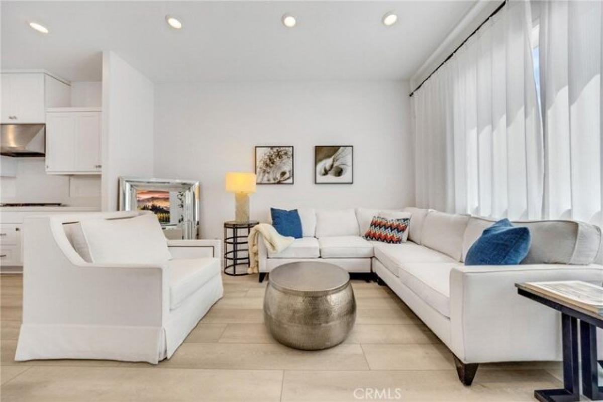 Picture of Home For Sale in Irvine, California, United States