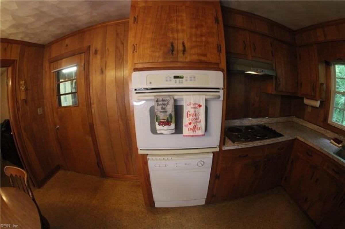 Picture of Home For Sale in Suffolk, Virginia, United States