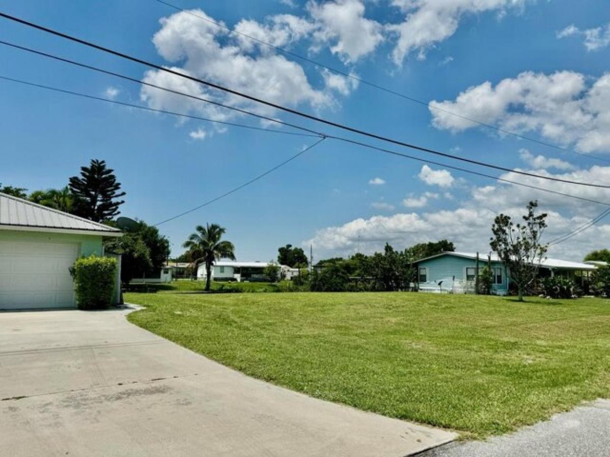 Picture of Residential Land For Sale in Okeechobee, Florida, United States