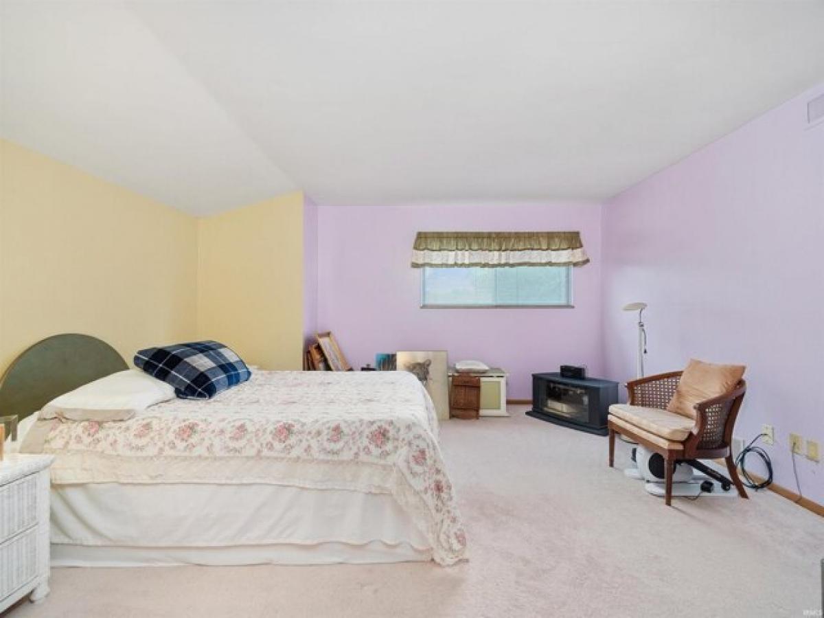 Picture of Home For Sale in Fort Wayne, Indiana, United States