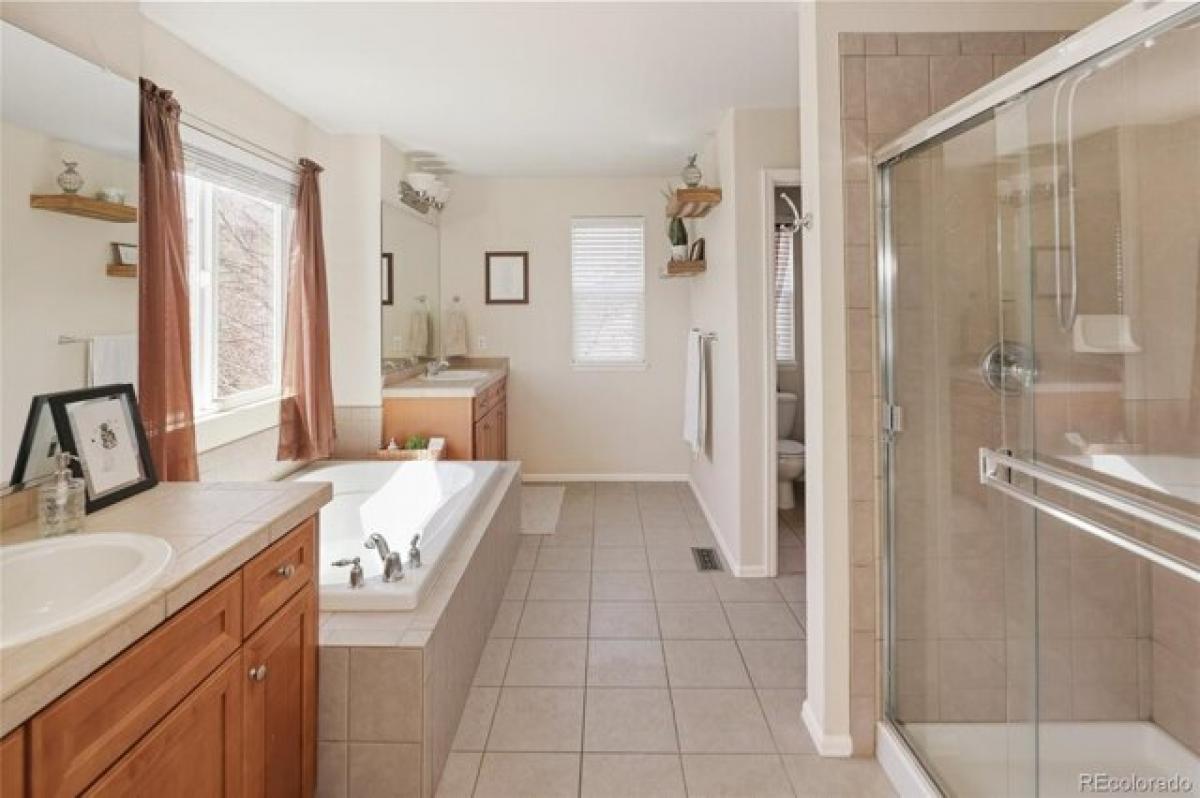 Picture of Home For Sale in Castle Rock, Colorado, United States