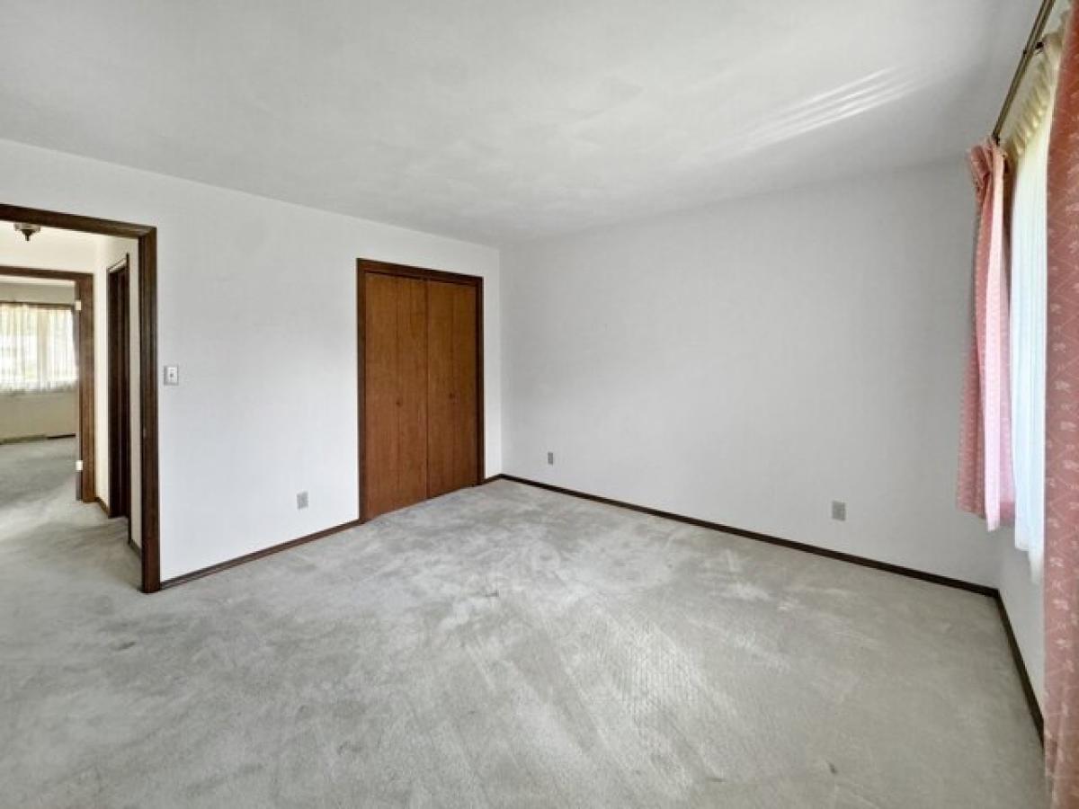 Picture of Home For Sale in Freeport, Illinois, United States