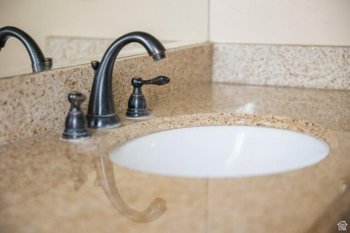 Picture of Home For Sale in Vernal, Utah, United States