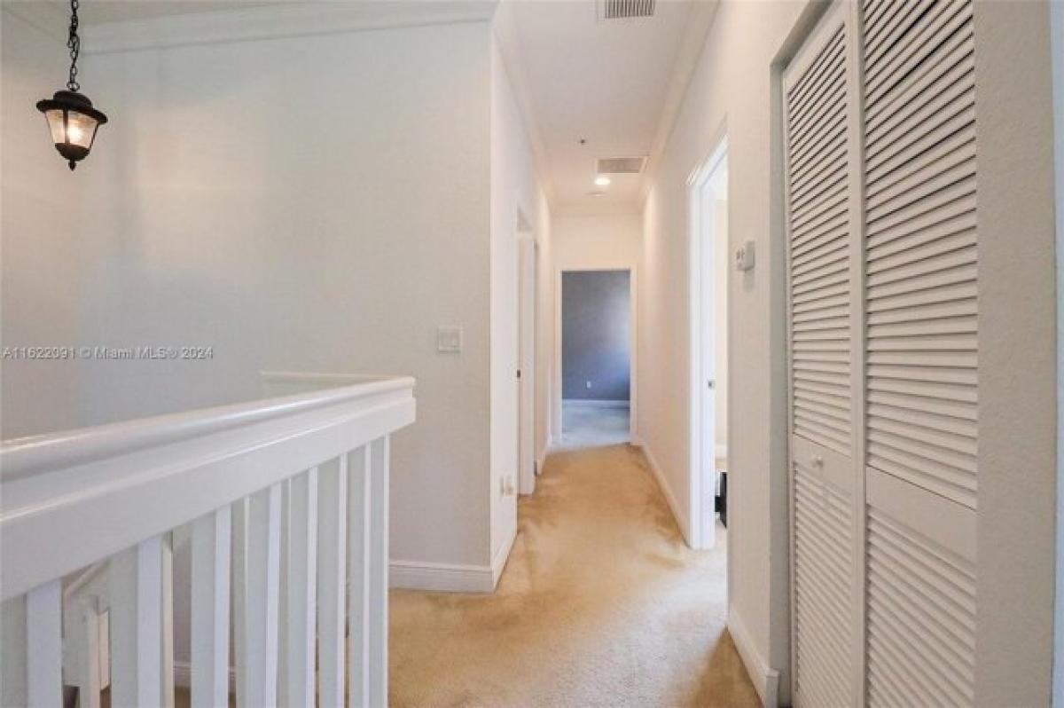 Picture of Home For Sale in Pembroke Pines, Florida, United States