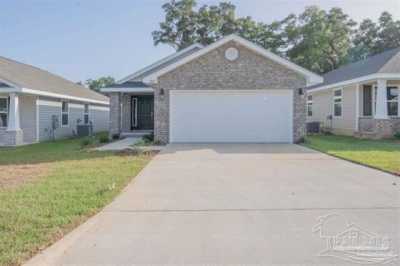 Home For Sale in Cantonment, Florida