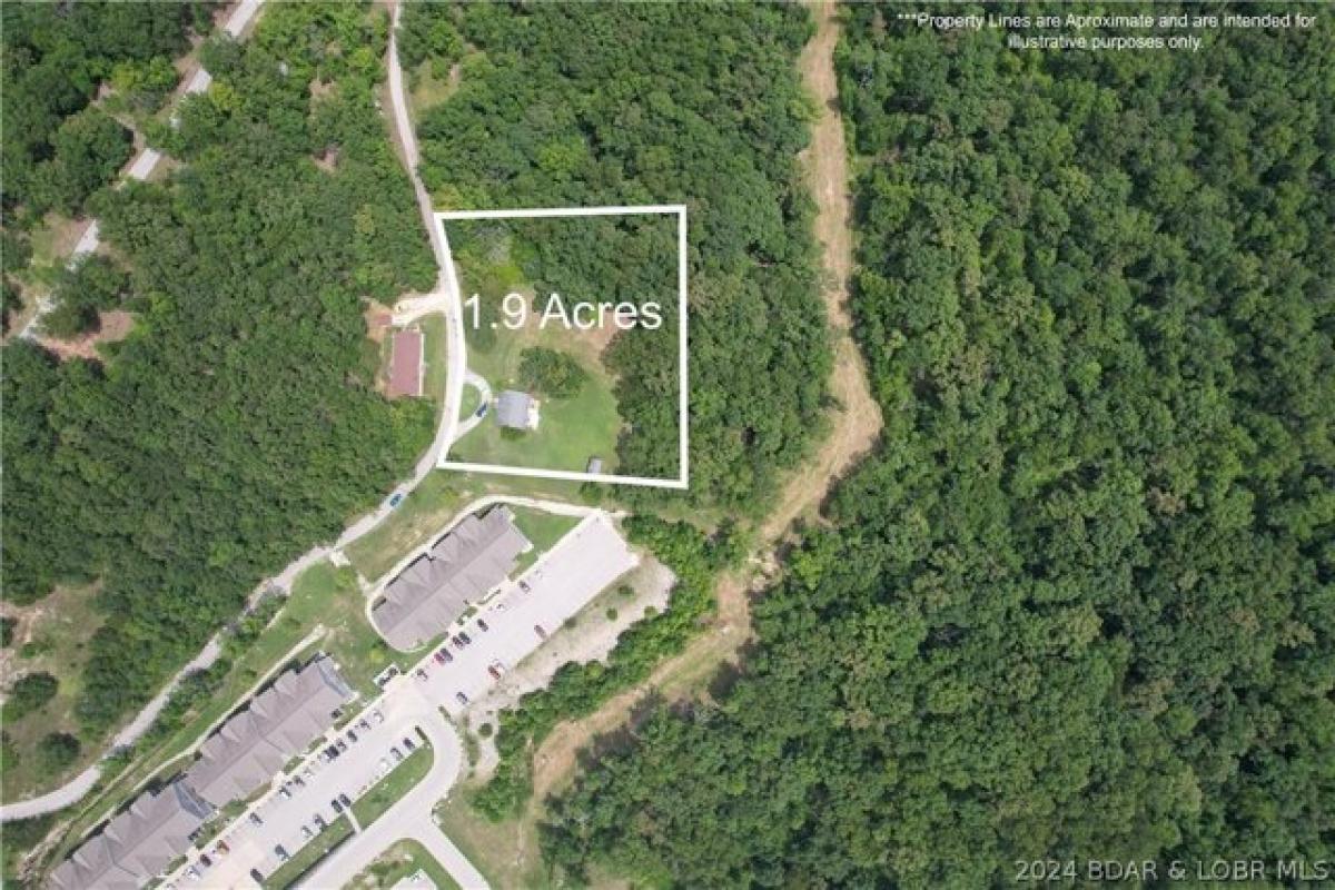 Picture of Residential Land For Sale in Lake Ozark, Missouri, United States
