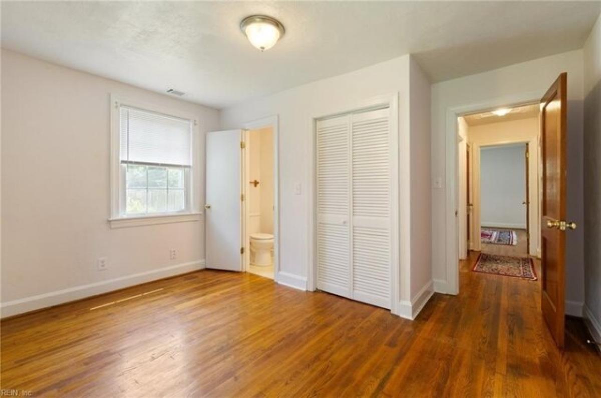 Picture of Home For Sale in Portsmouth, Virginia, United States