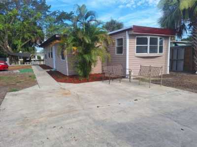 Home For Sale in Okeechobee, Florida