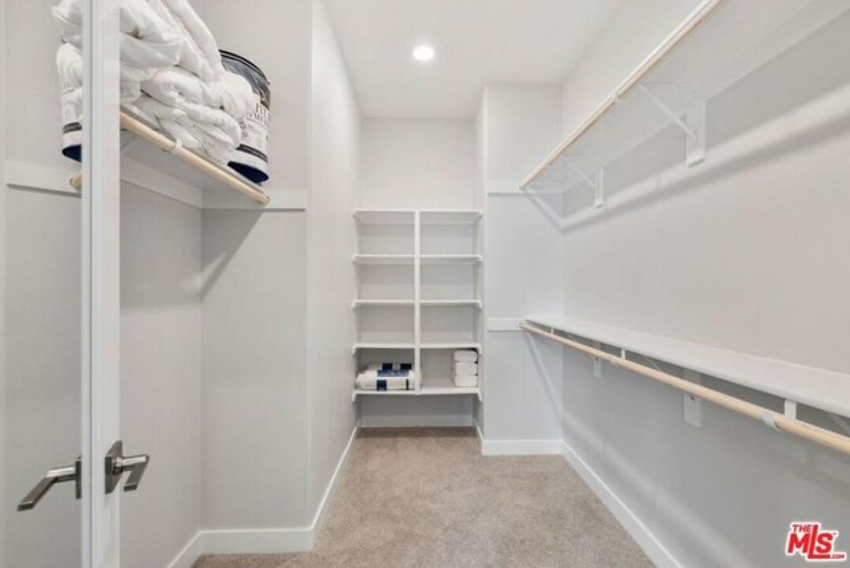 Picture of Home For Sale in Anaheim, California, United States