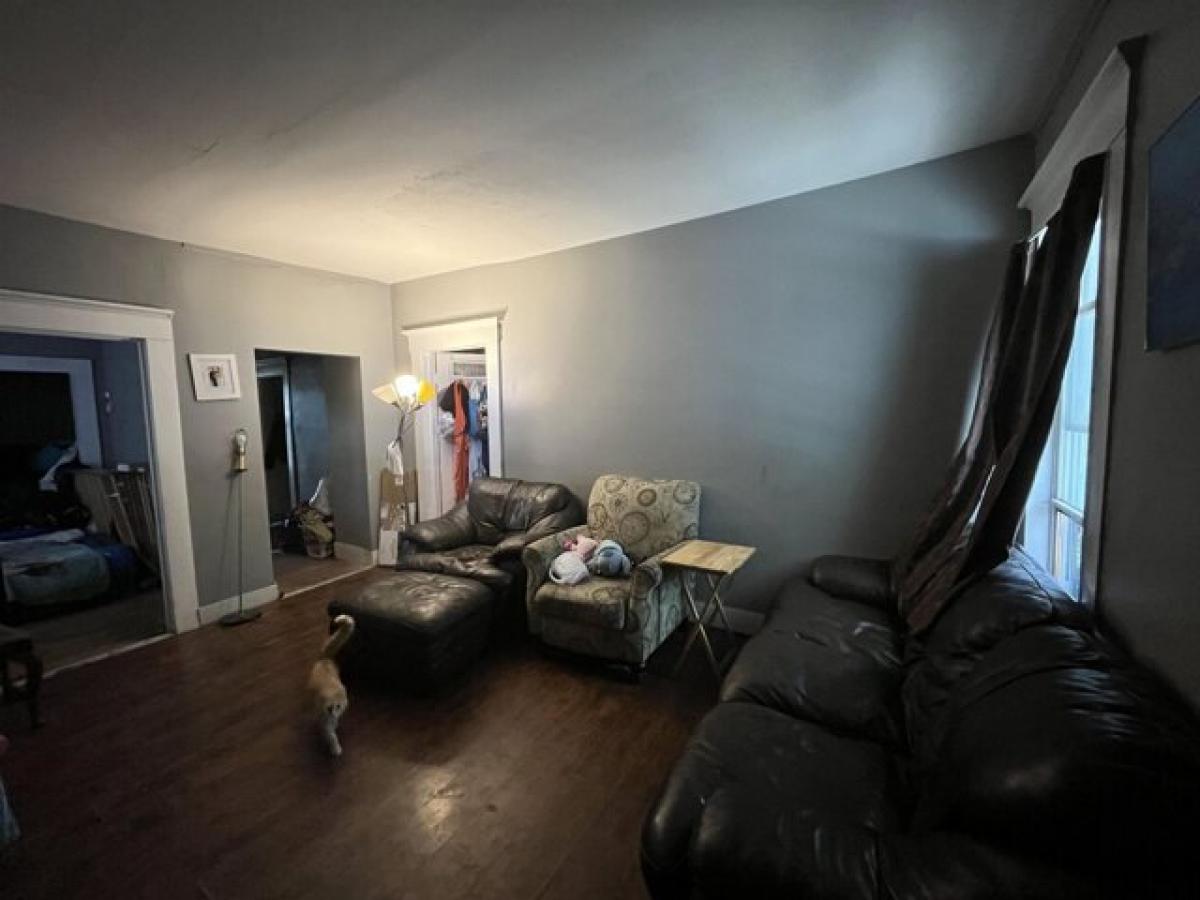 Picture of Home For Sale in Claremont, New Hampshire, United States