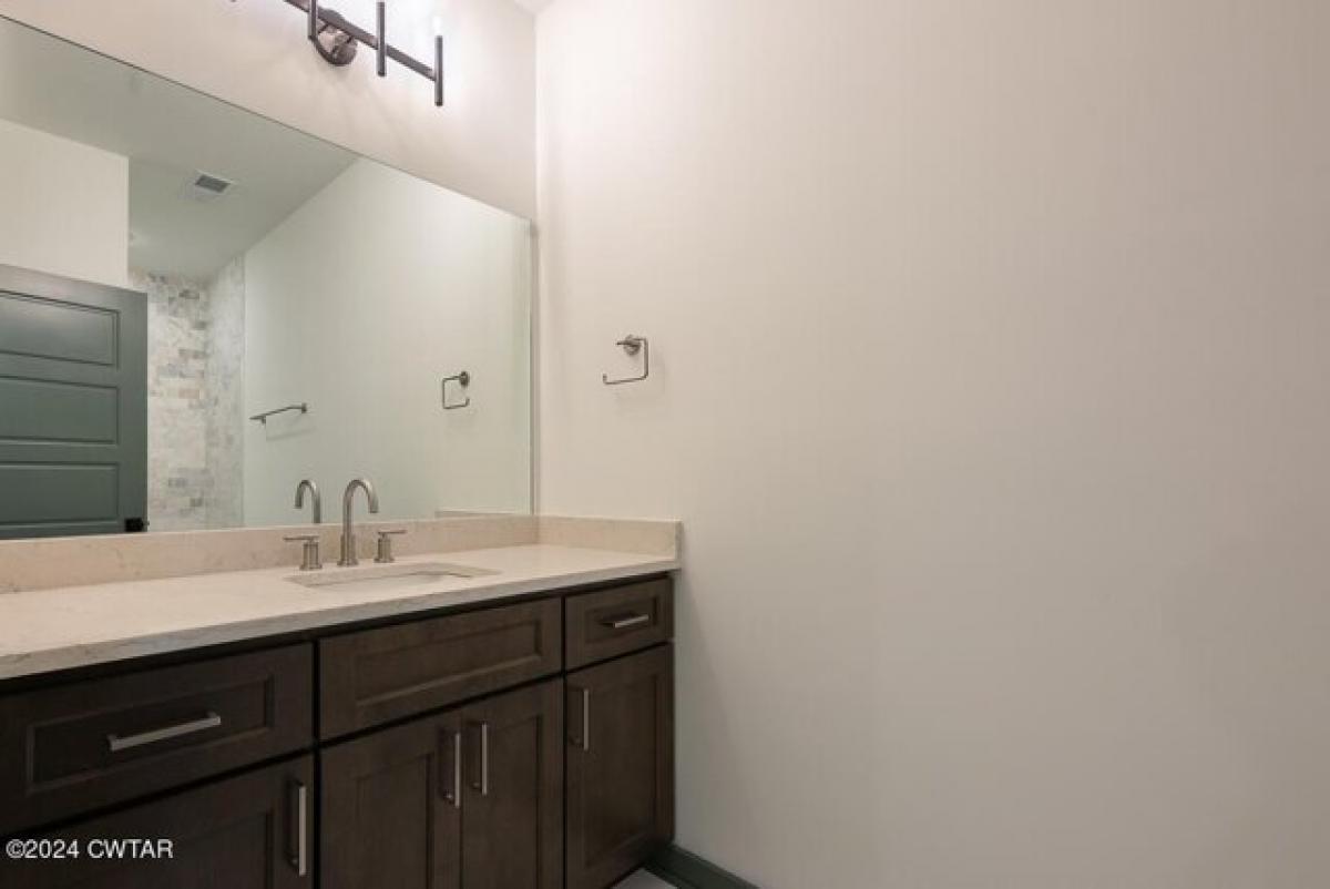 Picture of Home For Sale in Jackson, Tennessee, United States