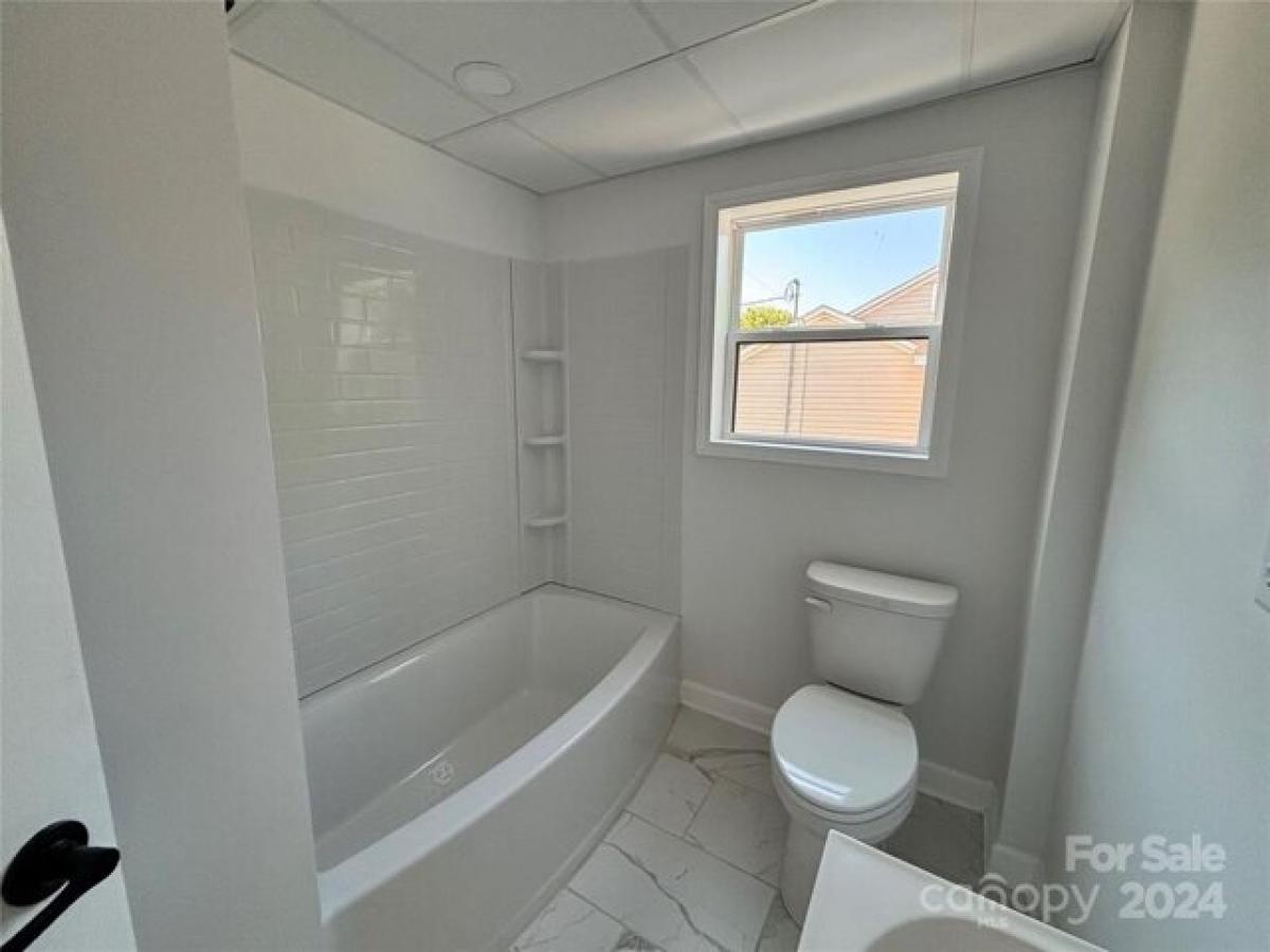 Picture of Home For Sale in Marion, North Carolina, United States